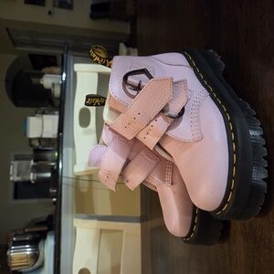 ❌️ SOLD ❌️ Dr. Martens Pink Leather Boots